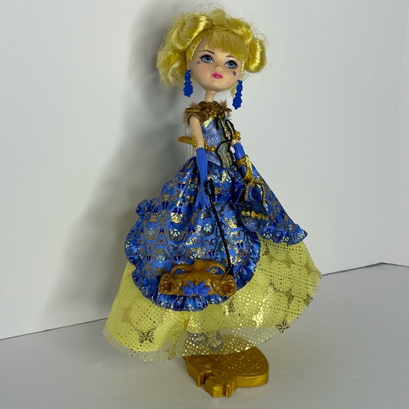 Mattel Blondie Lockes Ever After High Thronecoming 
Doll With Stand 2012 - Picture 1 of 15